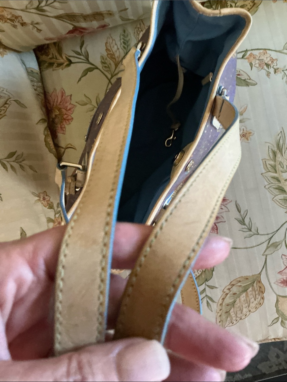 Dooney & Bourke Tote - Picture 14 of 15